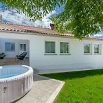 Vikendica In With House A Panoramic View Barban