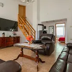 In With House A Panoramic View Vikendica *