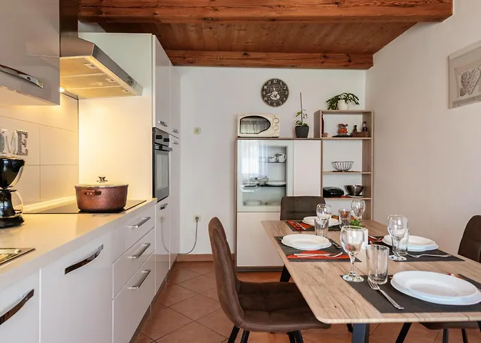 Awesome In With Jacuzzi *