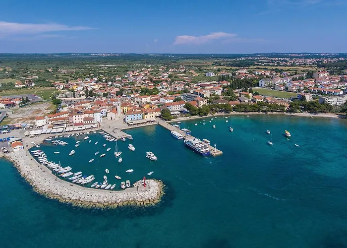 Awesome In With Jacuzzi *