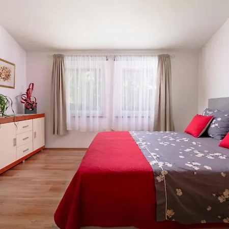 Awesome In With Jacuzzi Semesterbostad *