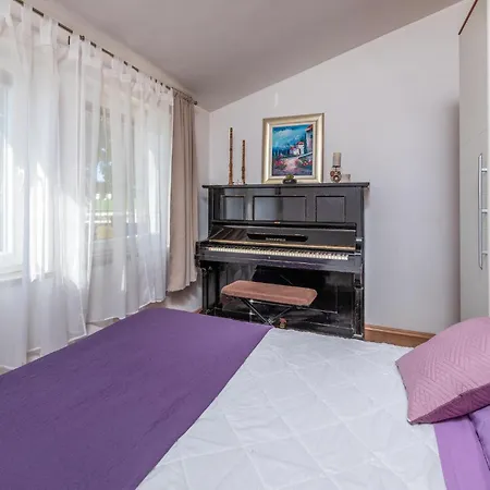 Awesome In Barban With Jacuzzi